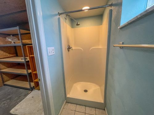 6 Bismark St, Pittsburgh PA  15209-2102 exterior