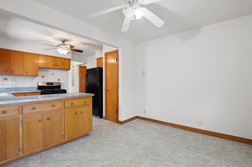 5655 Kenneth Ave, Chicago IL 60646-5907 exterior