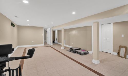 9152 Un Ave, Chicago IL 60609-5235 exterior