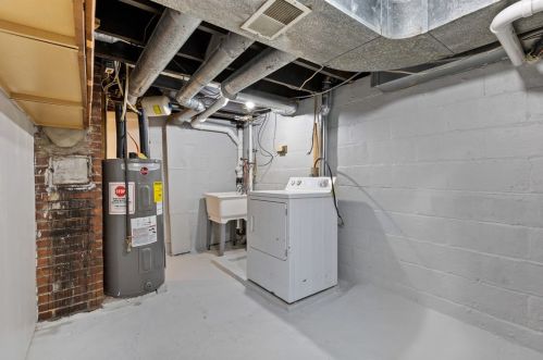 2133 Beckert Ave, Pittsburgh PA 15212-1408 exterior