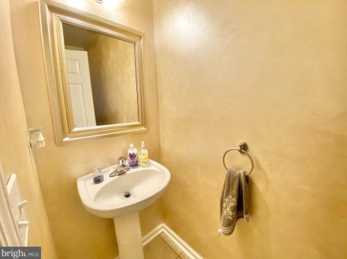 271 Ashmore Ave, Trenton NJ 08611-1322 exterior