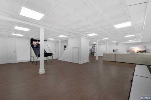 206 County Rd, Demarest NJ  07627-2202 exterior