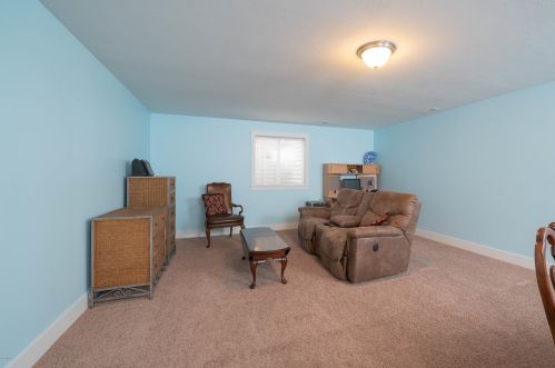 2626 Avalon Woods Dr, Kalamazoo MI 49024-7733 exterior