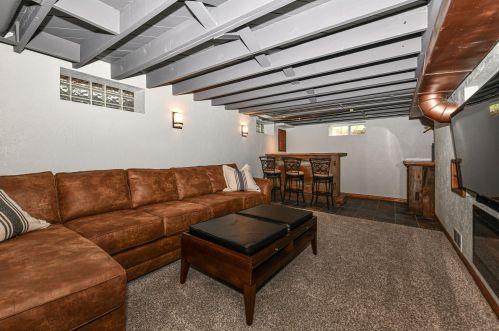 1206 121, Milwaukee WI 53226-3109 exterior