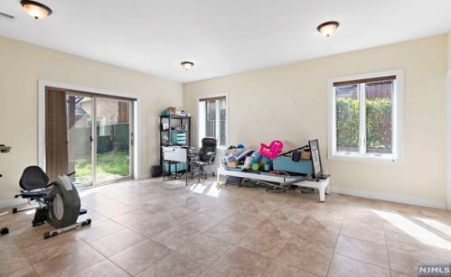 435 Nelson Ave, Cliffside Park NJ 07010-1818 exterior