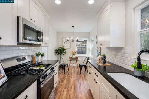 106 Doris Dr, Concord CA  94523-2915 exterior