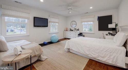 8701 Belmart Rd, Rockville MD  20854-1610 exterior