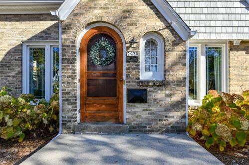 2938 70th St, Milwaukee, WI 53210-1225