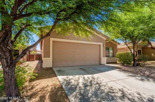 8967 Cedarbrook Ln, Tucson, AZ 85756-6105