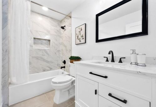 2521 Amelia St, Dallas TX  75235-8222 exterior