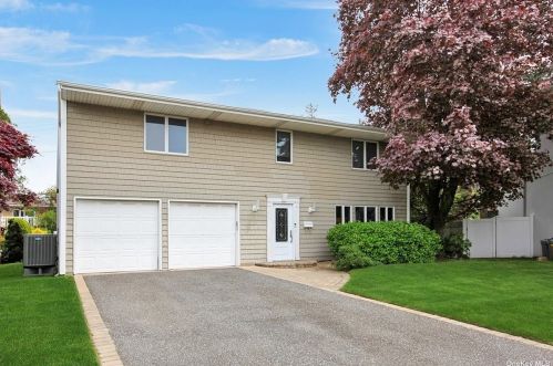 741 Park Ct, Valley Stream NY 11581-3507 exterior