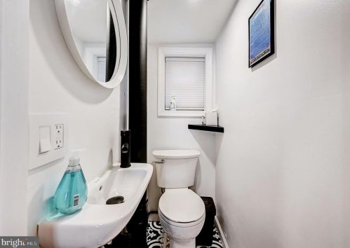 1930 Juniper St, Philadelphia PA 19148-2218 exterior