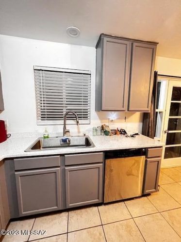 5450 Hawthorne St, Tucson, AZ 85711-1323