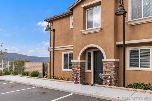 28065 Calle Casera, Temecula, CA 92592-3064