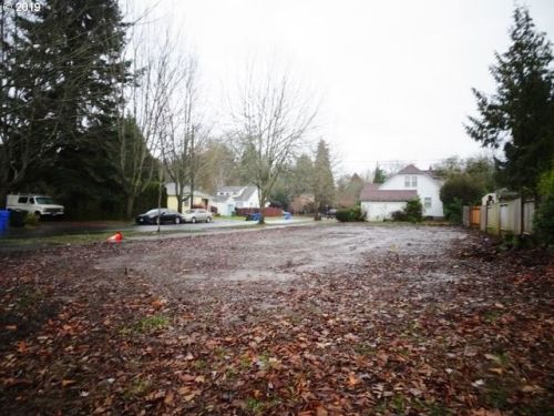 990 17th St, Salem, OR 97301-2395