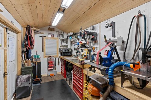 214 Vine St, Milwaukee WI 53205-1451 exterior