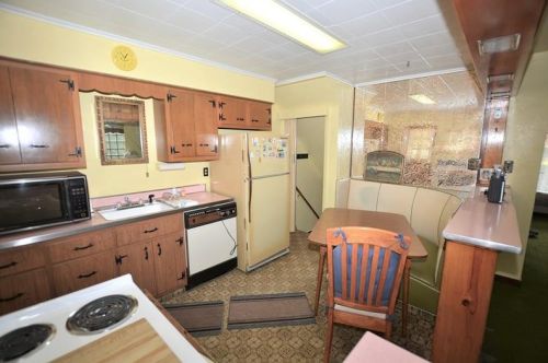 631 Mount Royal Blvd, Pittsburgh PA 15223-1053 exterior