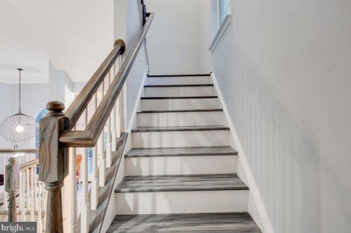 3405 Governors Crest Ct, Alexandria VA  22310-2337 exterior