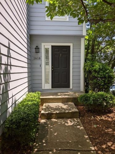 1618 Defoors Walk, Atlanta, GA 30318-3005