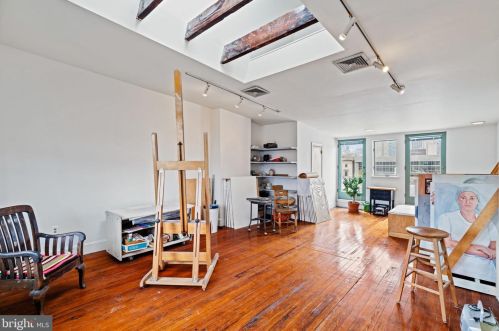 1708 Green St, Philadelphia PA 19130-7023 exterior