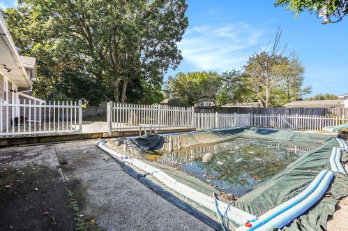 5467 Greenboro Dr, Grand Rapids MI 49508-6044 exterior