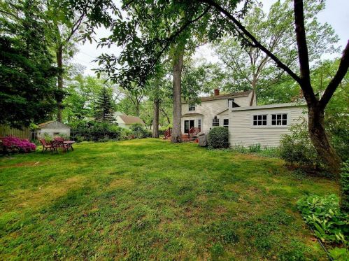 2414 Glenside Blvd, Meskegon MI 49441-3244 exterior