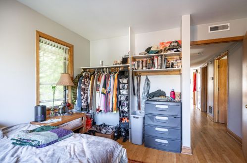 2910 Newhall St, Milwaukee WI 53211-3223 exterior