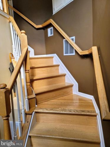 6515 Trask Ter, Alexandria, VA 22315-5587