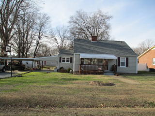 925 Wilson St, Roanoke Rapids NC  27870-2422 exterior