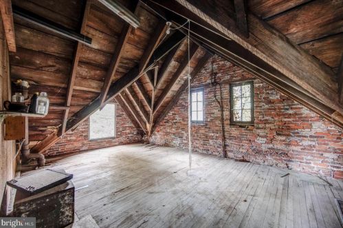 6638 Greene St, Philadelphia PA 19119-3114 exterior