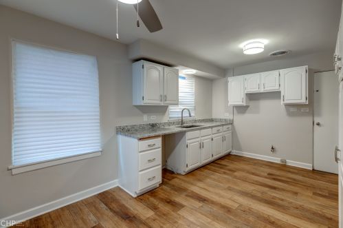 1404 Lawler Ave, Chicago IL 60630-1536 exterior