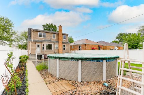 6144 Nagle Ave, Chicago IL 60634-3877 exterior