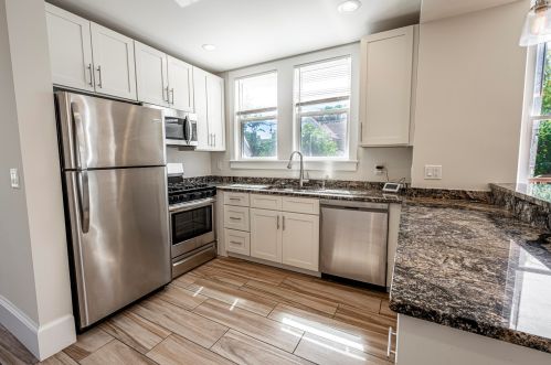 2222 Hubbard St, Milwaukee, WI 53212-3344