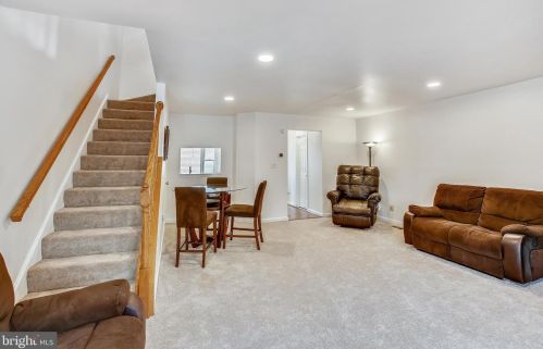 8209 Roxbury Dr, Alexandria VA 22309-3728 exterior