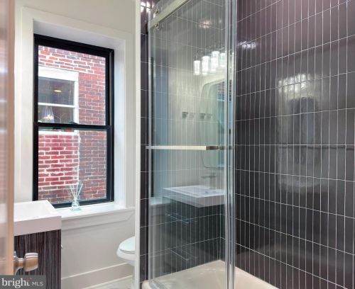 1639 Jackson St, Philadelphia PA 19145-3617 exterior