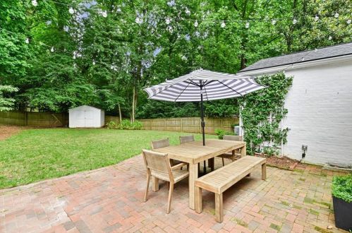 1856 Colland Dr, Atlanta GA 30318-2604 exterior