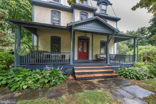 6701 8th St, Philadelphia, PA 19126-3940