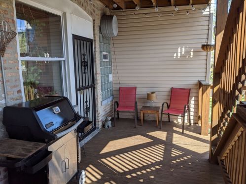 2025 Whipple St, Chicago IL  60647-3808 exterior