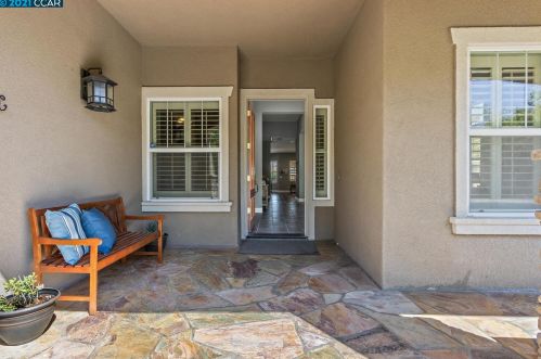 1017 Laurel Tree Dr, Concord, CA 94521-5433