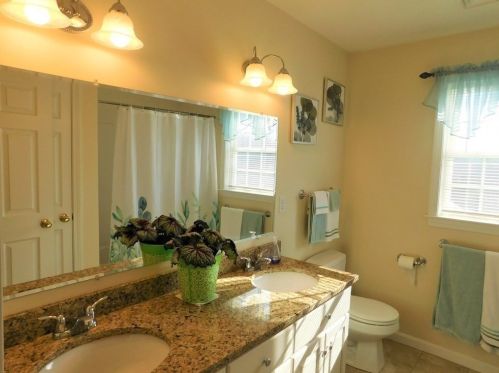 16 Pierce Rd, Sutton MA 01590-2909 exterior