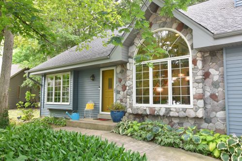 5453 46th St, Milwaukee, WI 53220-5007