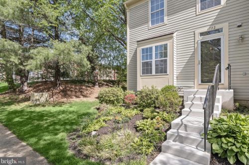 1732 Featherwood St, Silver Spring, MD 20904-6660