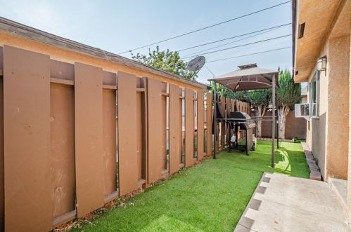 15155 Woodruff Pl, Bellflower CA 90706-4067 exterior