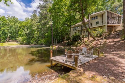 55 Finch Frst Trl, Atlanta GA 30327-4576 exterior