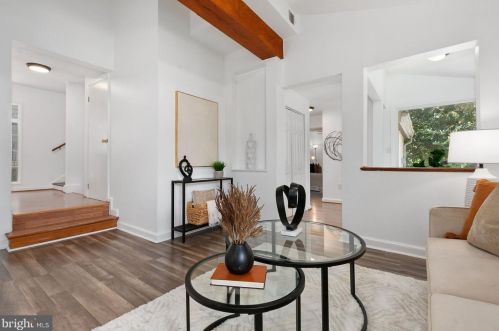 13763 Travilah Rd, Rockville MD 20850-3532 exterior