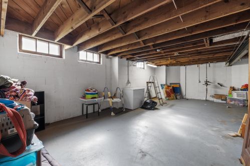 5518 Auer Ave, Milwaukee WI 53212-2107 exterior