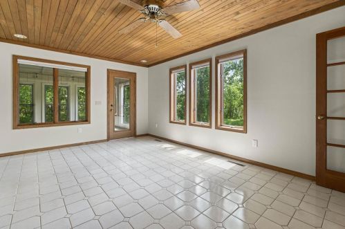 6218 Old Middleton Rd, Madison WI  53705-1040 exterior