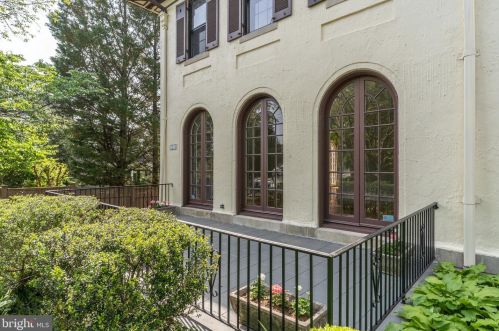 3524 Edmunds St, Washington DC 20007-1463 exterior