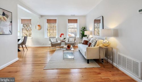 3850 Rodman St, Washington, DC 20016-2827