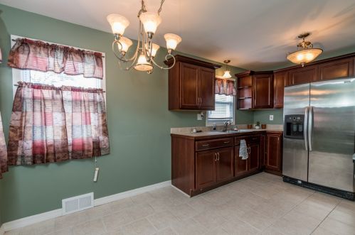 1106 Pne St, Waukegan IL 60085-2728 exterior